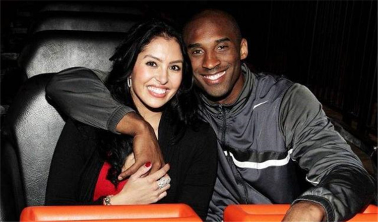 一边是狼队 一边是狼队